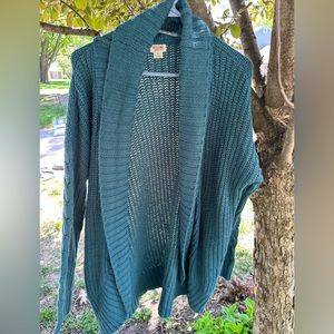 Never worn, tags attached